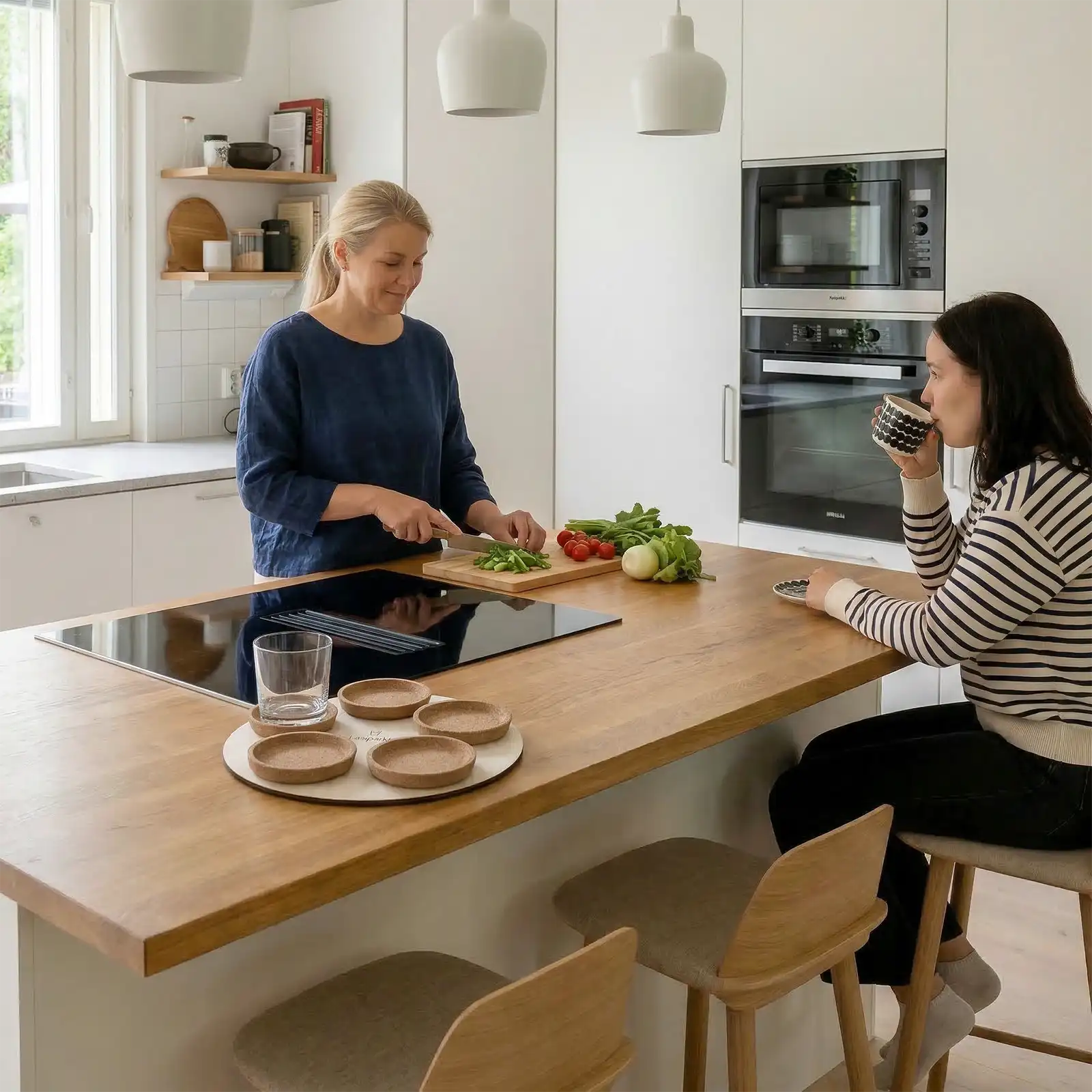 Lasiparkki pöydällä