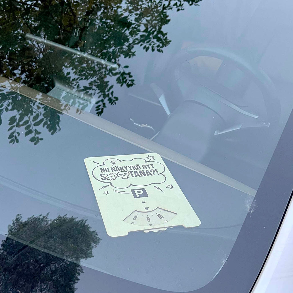 No näkyykö nyt s#@tana?! jätti parkkikiekko